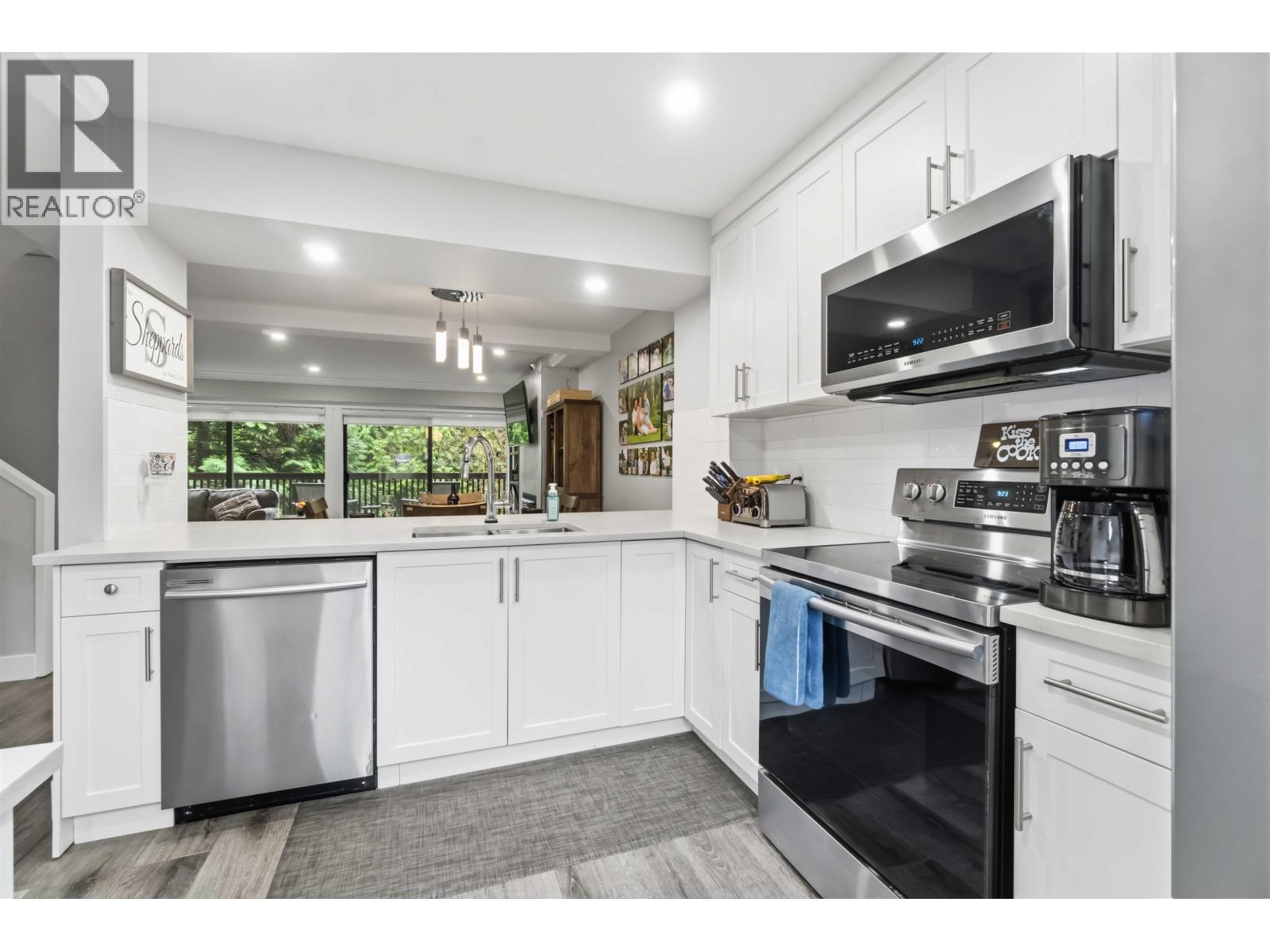 9016 Altair Place, Burnaby, British Columbia  V3J 1A7 - Photo 4 - R3106383