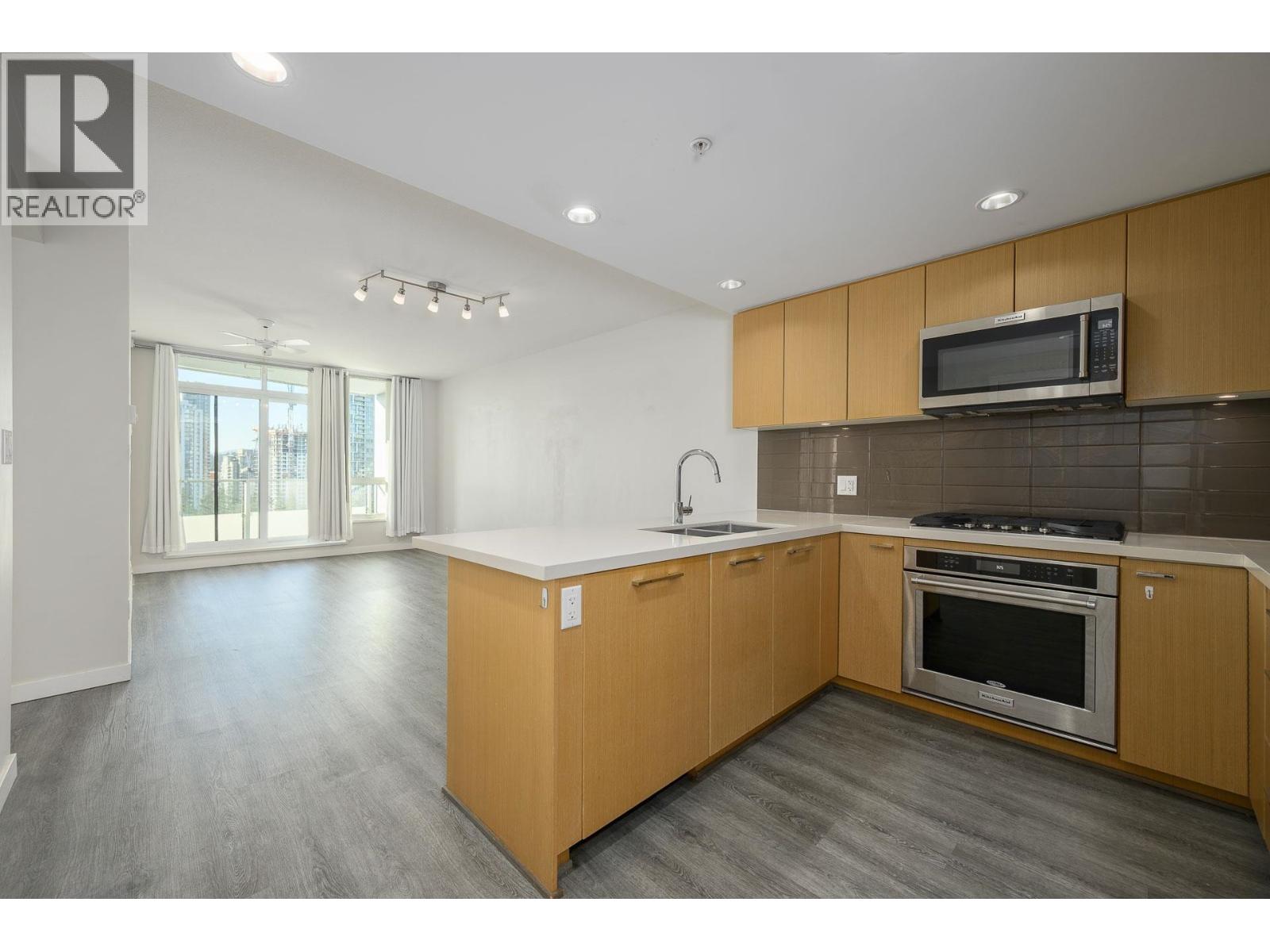 2307 3093 Windsor Gate, Coquitlam, British Columbia  V3B 0N2 - Photo 4 - R3106418