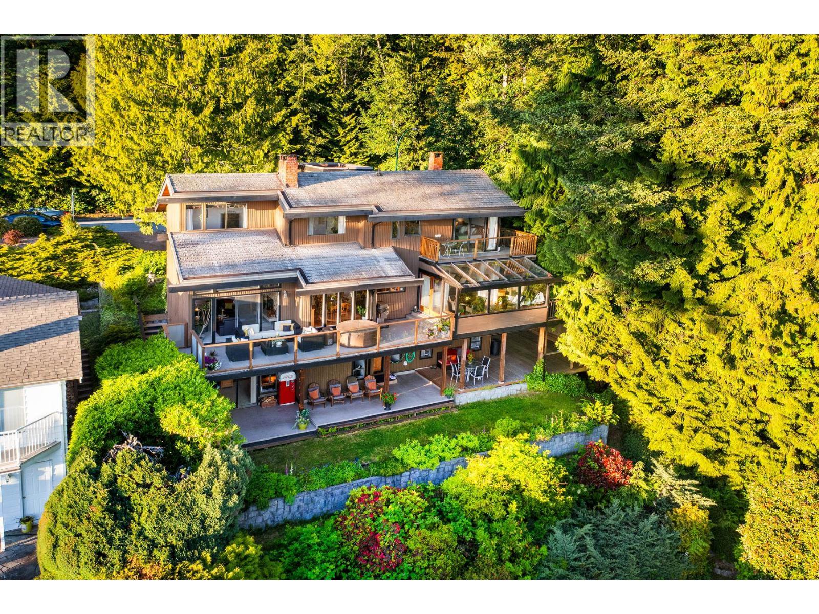 187 Rondoval Crescent, North Vancouver, British Columbia  V7N 2W6 - Photo 37 - R3106414