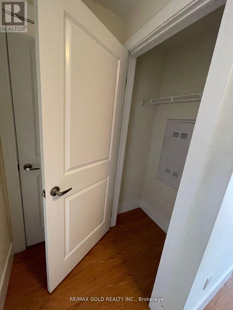 155 St. Leger Street, Kitchener, Ontario  N2H 0B9 - Photo 12 - X12947532