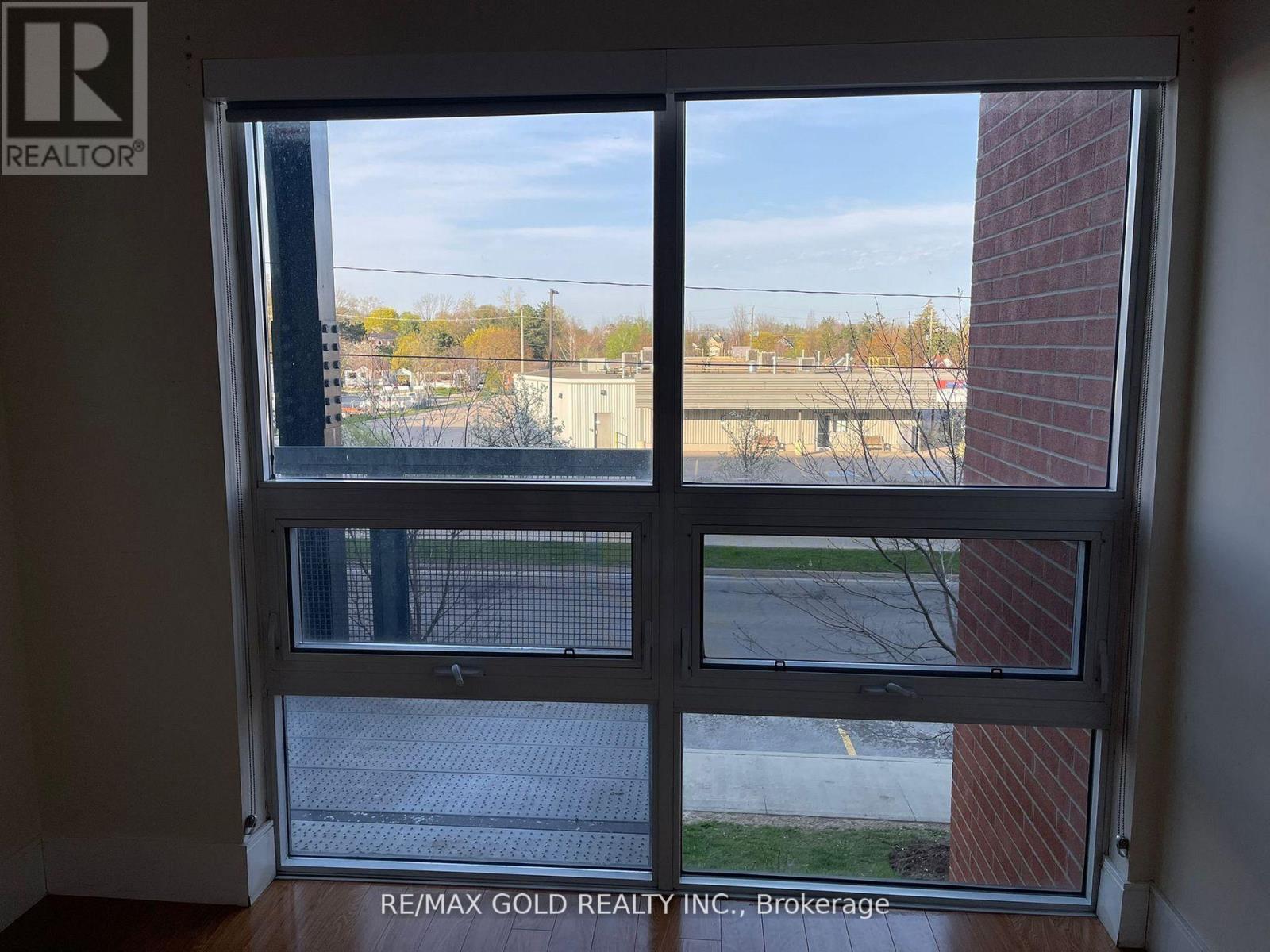 155 St. Leger Street, Kitchener, Ontario  N2H 0B9 - Photo 17 - X12947532