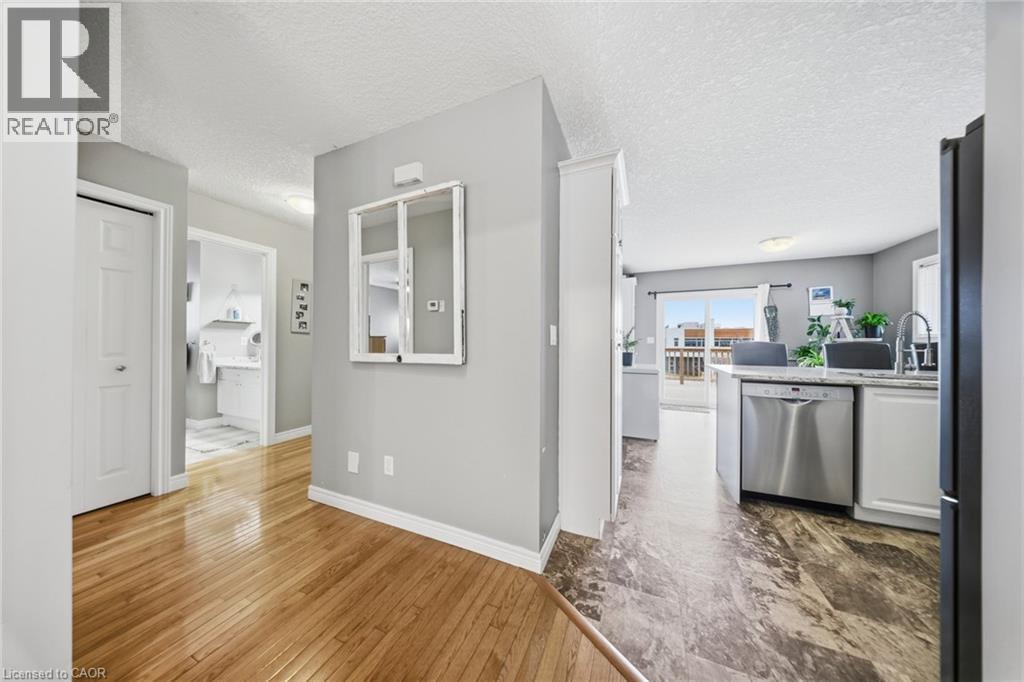 858 Stonegate Drive, Woodstock, Ontario  N4V 1G4 - Photo 6 - 40816159