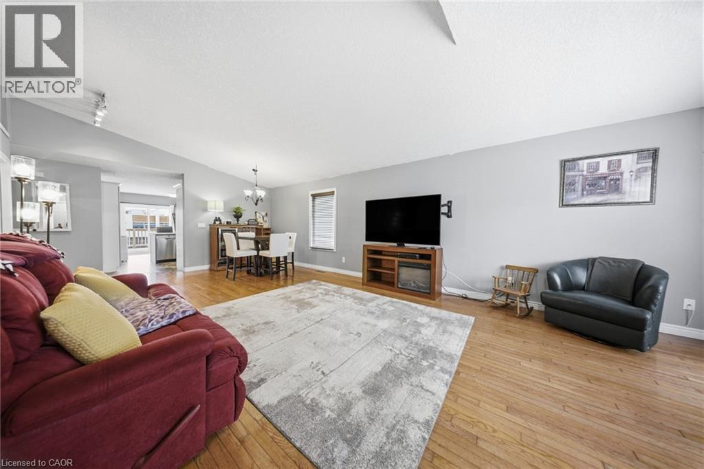 858 Stonegate Drive, Woodstock, Ontario  N4V 1G4 - Photo 2 - 40816159