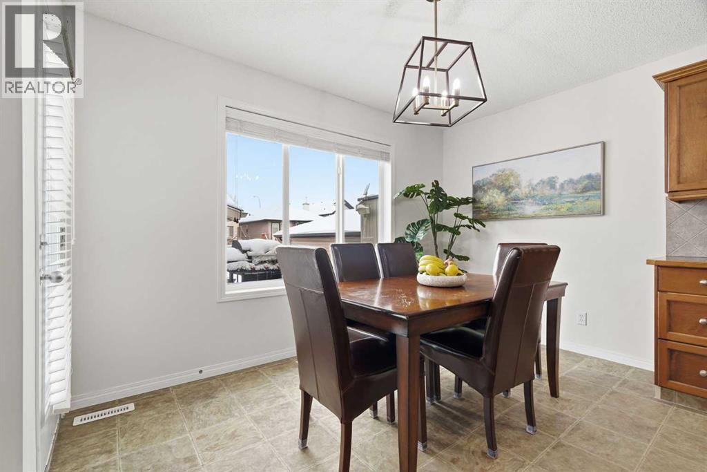 107 Cimarron Grove Circle, Okotoks, Alberta  T1S 2L9 - Photo 8 - A2294347