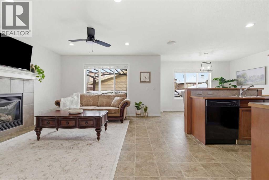 107 Cimarron Grove Circle, Okotoks, Alberta  T1S 2L9 - Photo 6 - A2294347