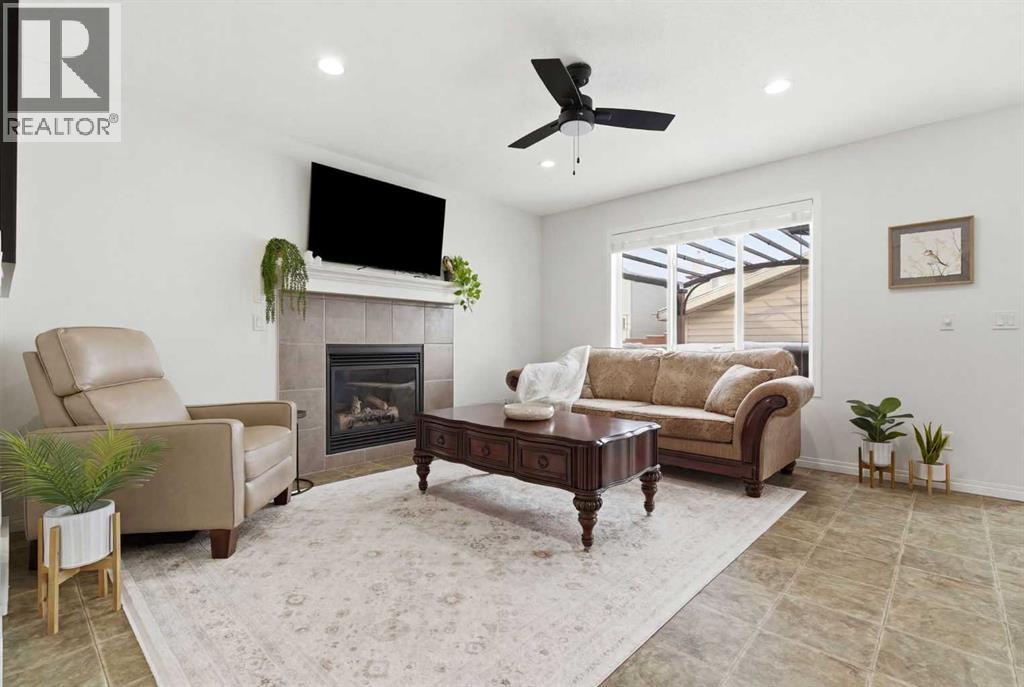 107 Cimarron Grove Circle, Okotoks, Alberta  T1S 2L9 - Photo 11 - A2294347