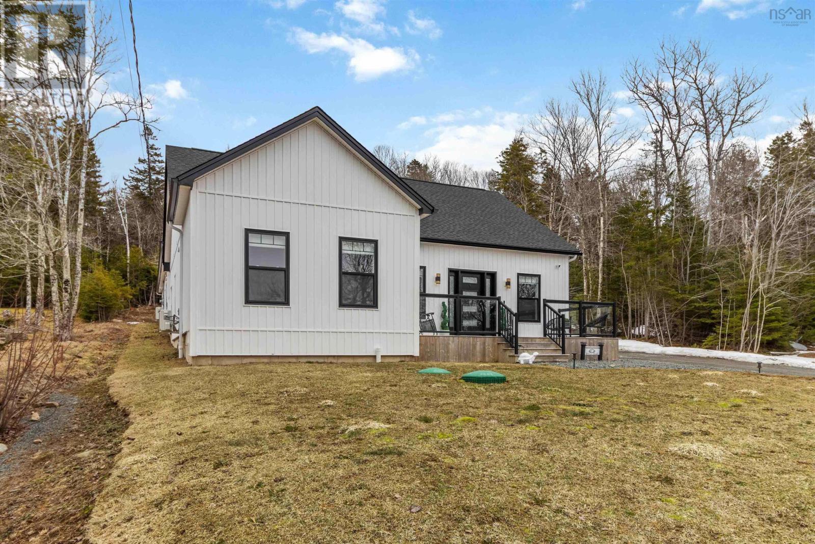 30 Cove Road, East Uniacke, Nova Scotia  B0N 1Z0 - Photo 4 - 202606236