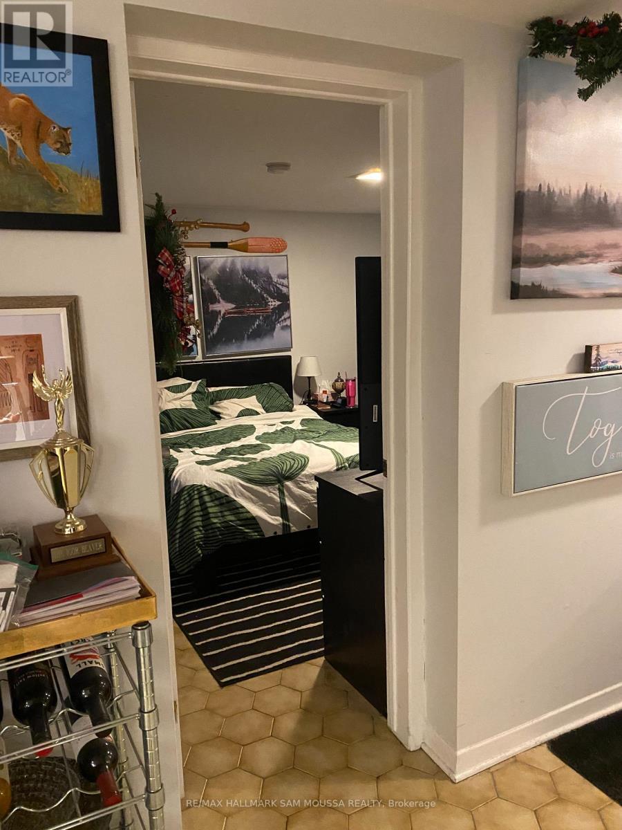 1 - 232 Cooper Street, Ottawa, Ontario  K2P 0G4 - Photo 13 - X12890784