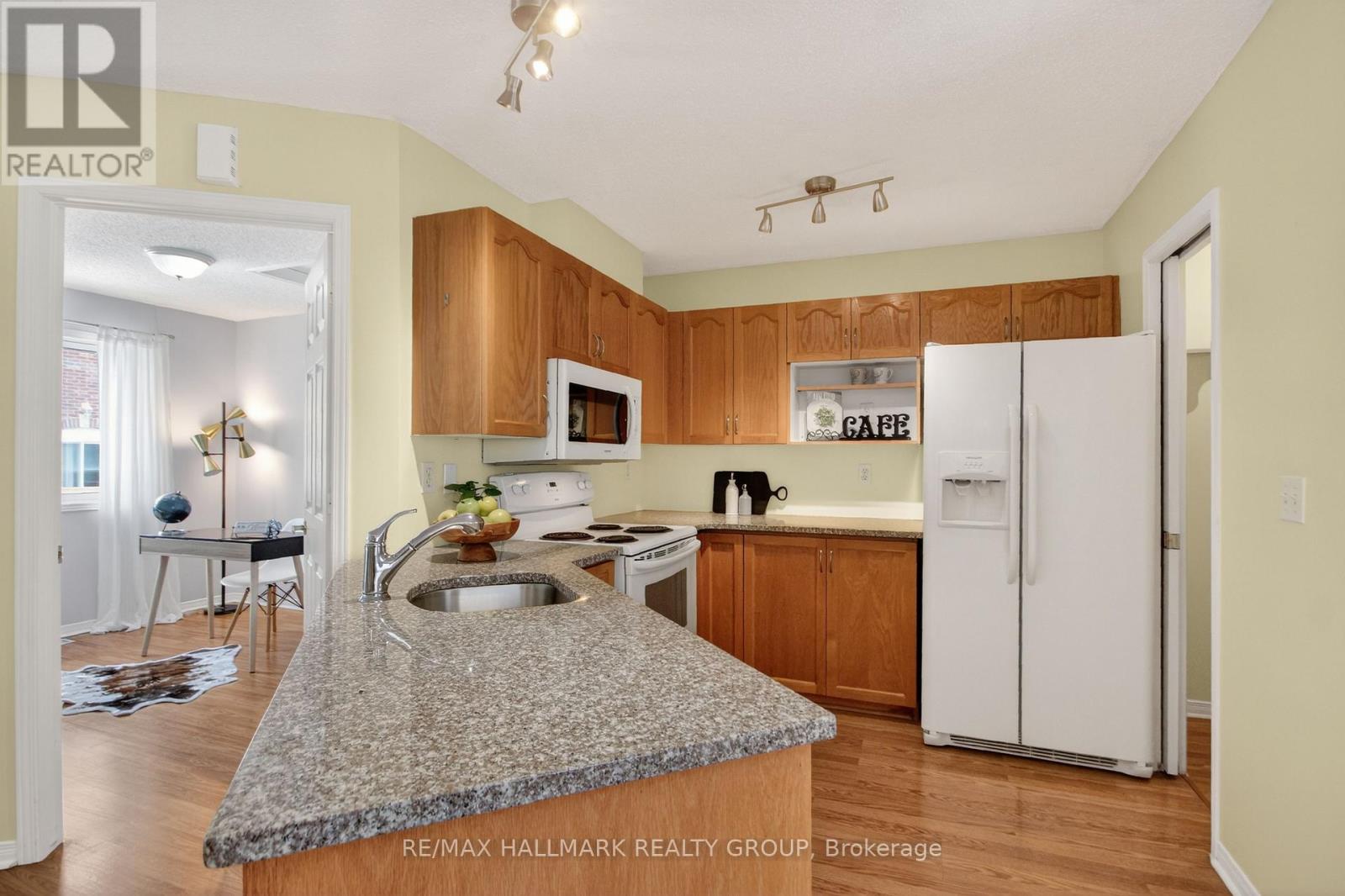 3 Daphne Crescent, Ottawa, Ontario  K2S 1Y1 - Photo 13 - X12942148