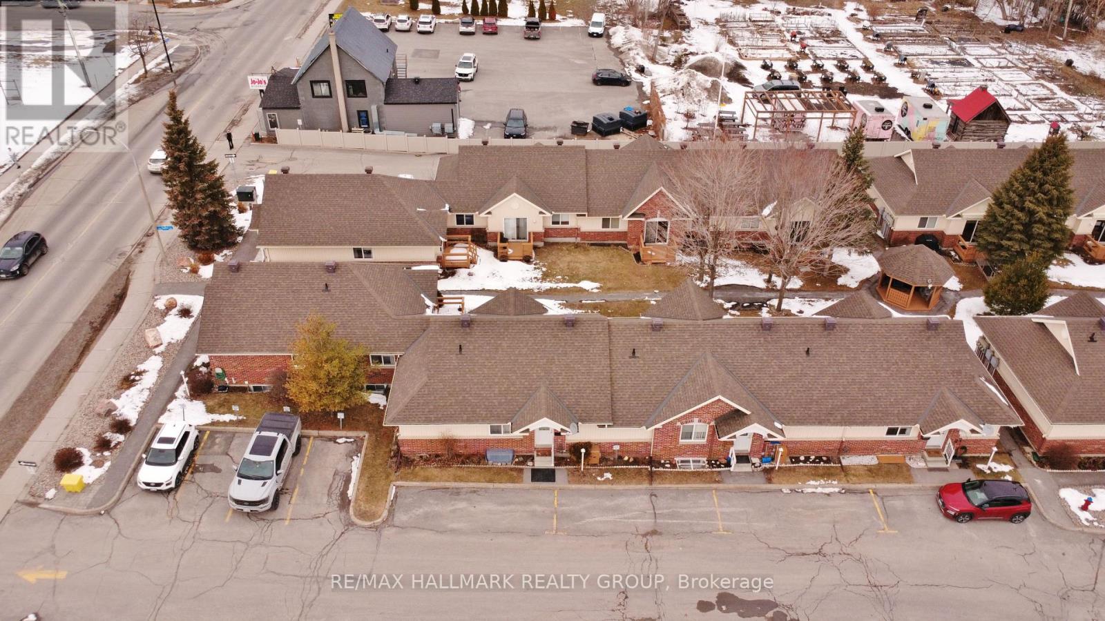 3 Daphne Crescent, Ottawa, Ontario  K2S 1Y1 - Photo 4 - X12942148