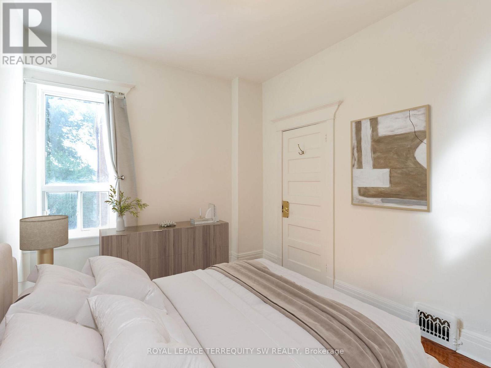 105 Barker Avenue, Toronto, Ontario  M4C 2N8 - Photo 19 - E12875030