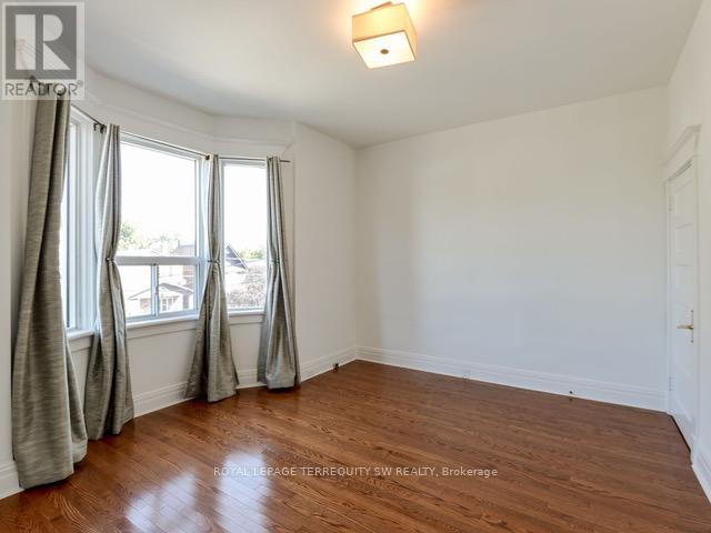 105 Barker Avenue, Toronto, Ontario  M4C 2N8 - Photo 18 - E12875030