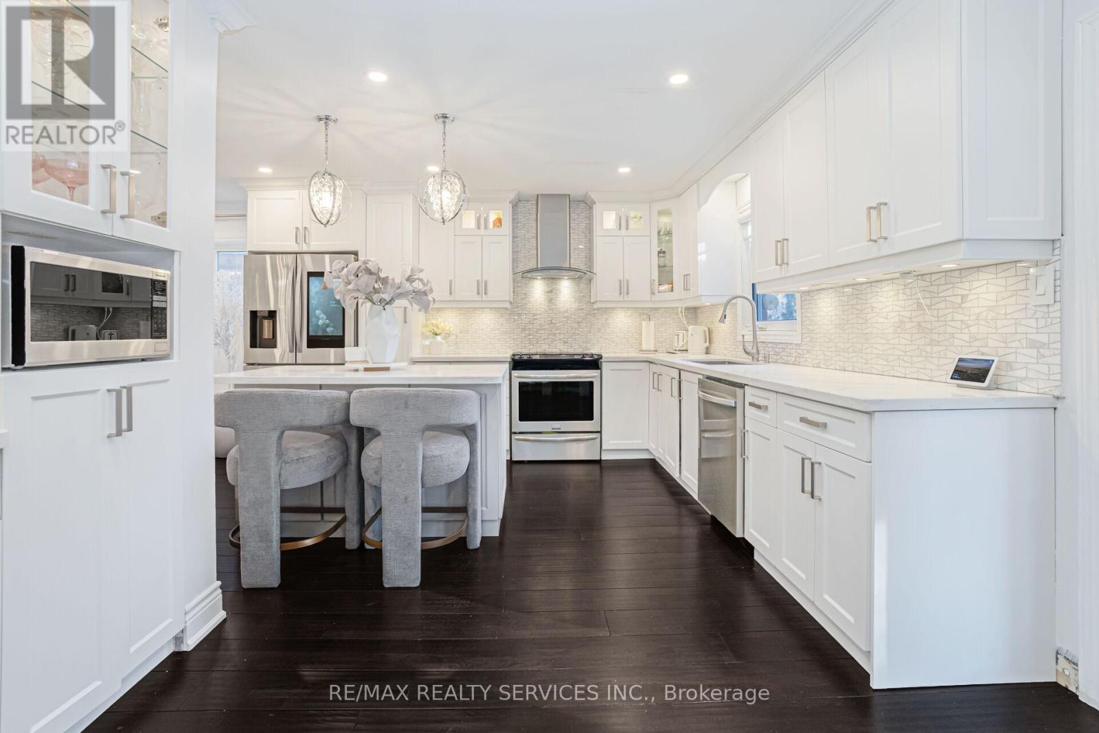 18 Creekview Court, Brampton, Ontario  L6Z 3Y2 - Photo 11 - W12947356