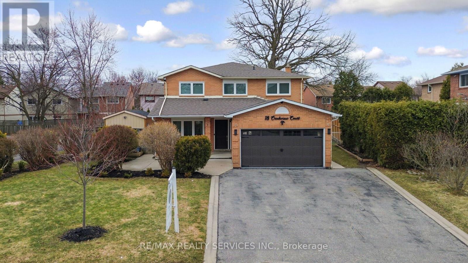 18 CREEKVIEW COURT, Brampton, Ontario