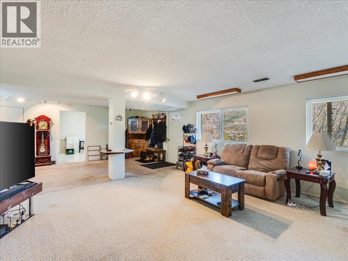 3613 9th Avenue, Castlegar, British Columbia  V1N 2Z6 - Photo 31 - 10375920