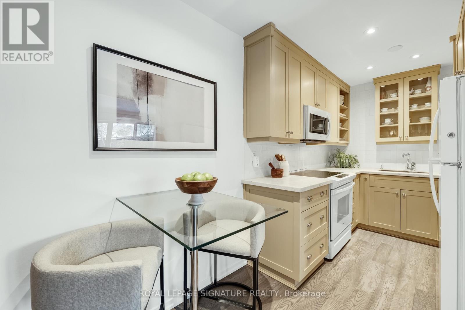 34 Sugar Millway, Toronto, Ontario  M2L 1R6 - Photo 10 - C12951774