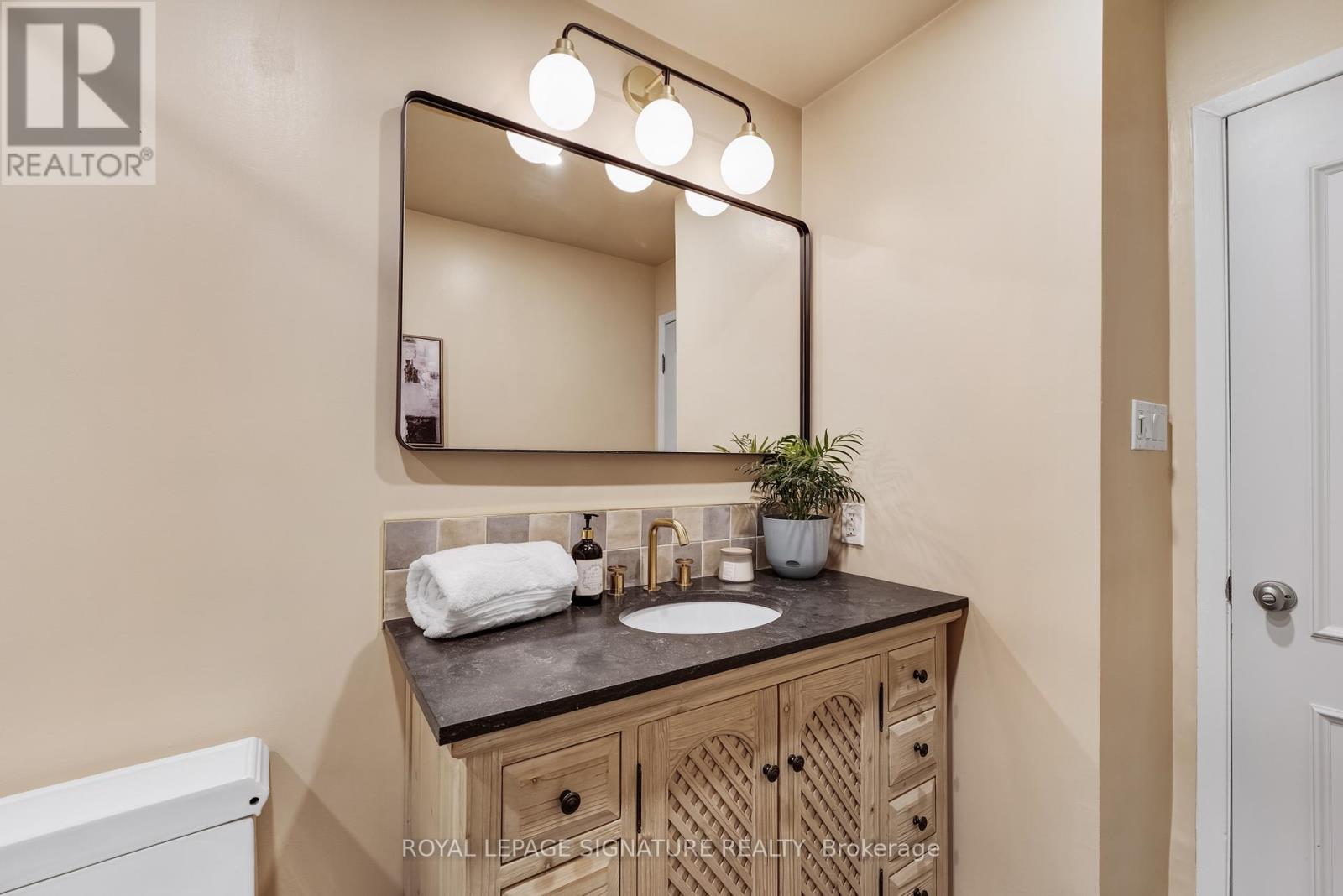 34 Sugar Millway, Toronto, Ontario  M2L 1R6 - Photo 19 - C12951774