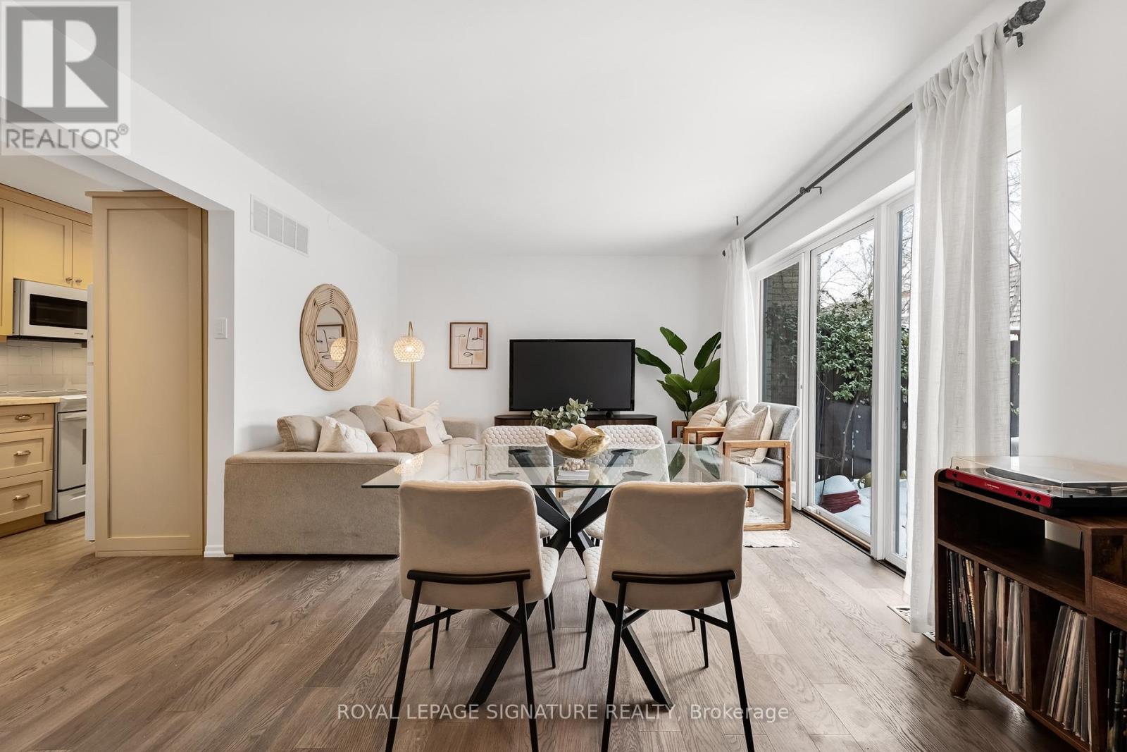 34 Sugar Millway, Toronto, Ontario  M2L 1R6 - Photo 6 - C12951774