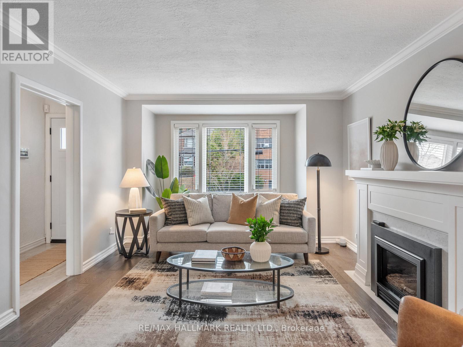 8 Glenvale Boulevard, Toronto, Ontario  M4G 2V1 - Photo 5 - C12951908