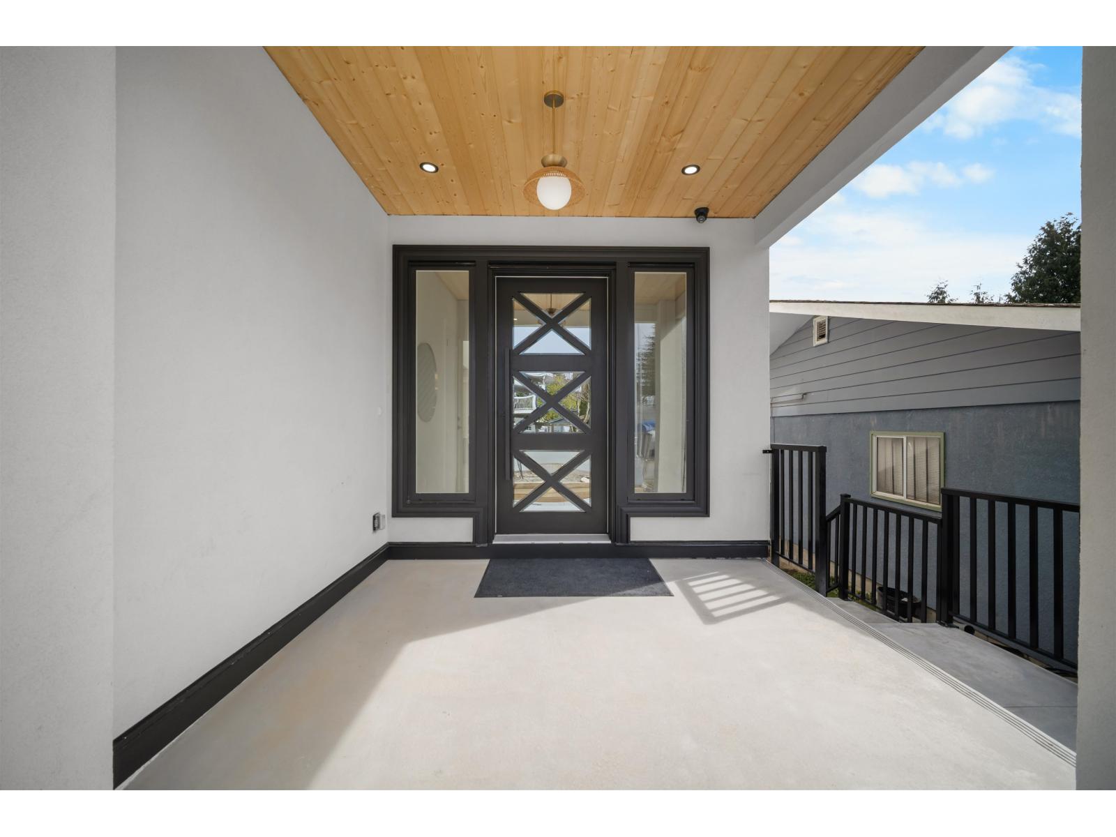 2320 Cascade Street, Abbotsford, British Columbia  V2T 3G3 - Photo 3 - R3106229