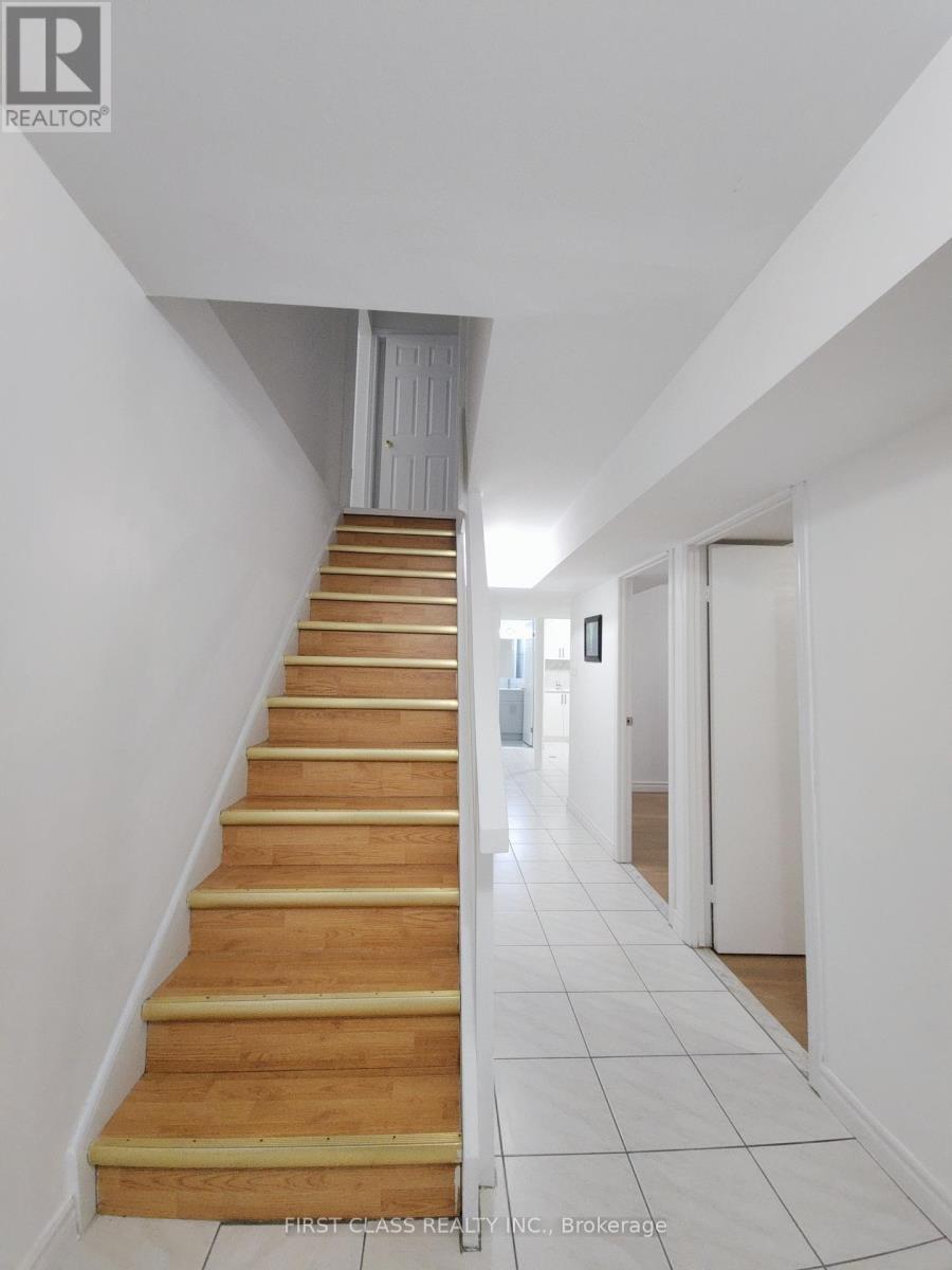 27 Macklingate Court, Toronto, Ontario  M1V 1A2 - Photo 13 - E12951768