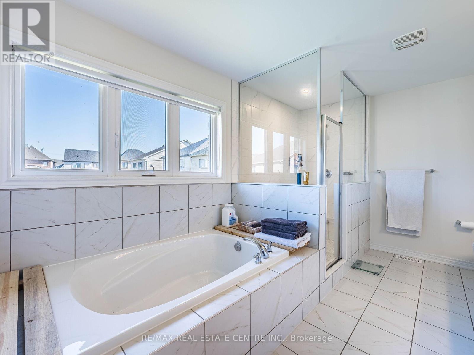 192 Miyako Court, Oshawa, Ontario  L1L 0R7 - Photo 33 - E12951816