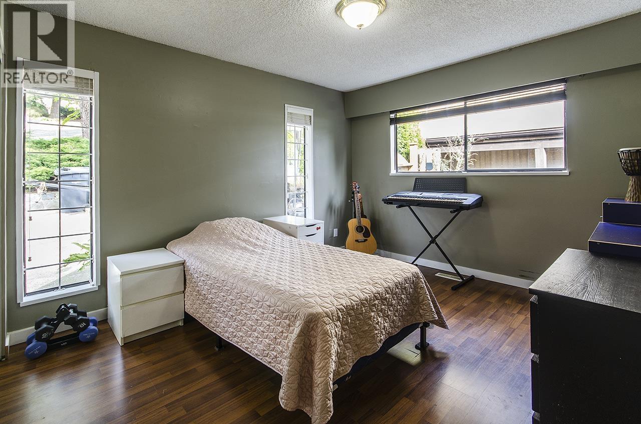 343 Dartmoor Drive, Coquitlam, British Columbia  V3K 5R6 - Photo 10 - R3106122