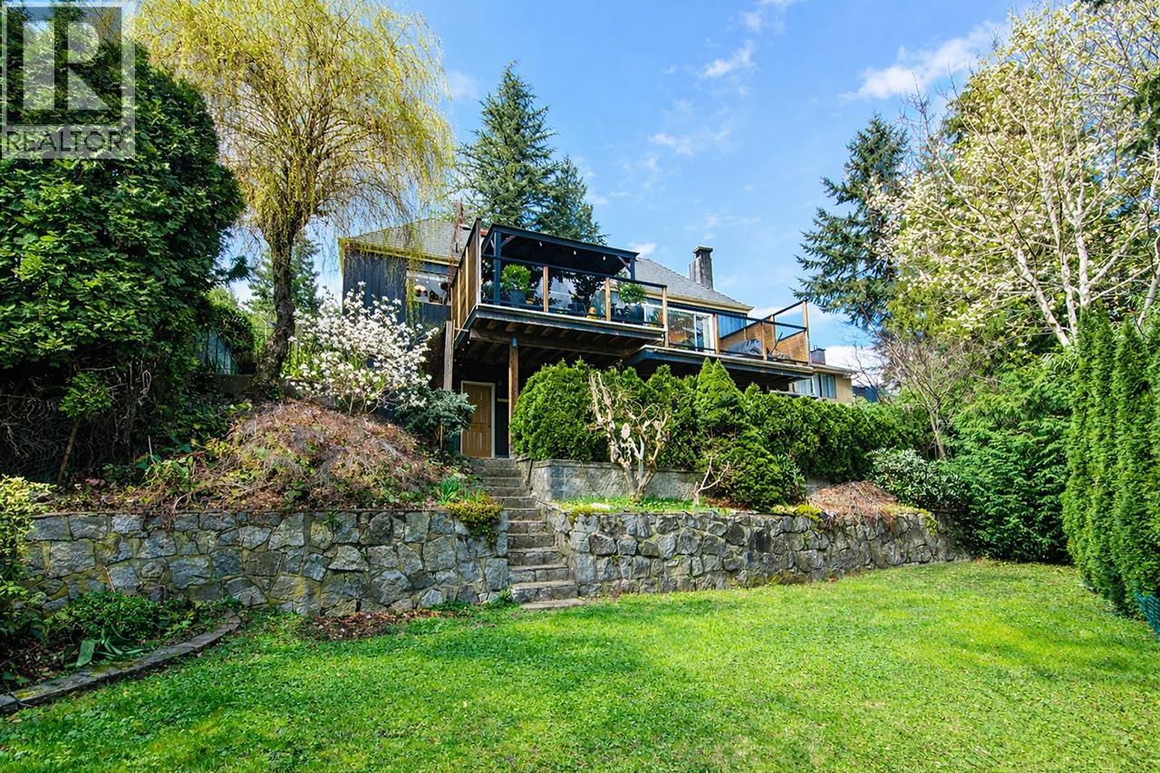 343 Dartmoor Drive, Coquitlam, British Columbia  V3K 5R6 - Photo 30 - R3106122