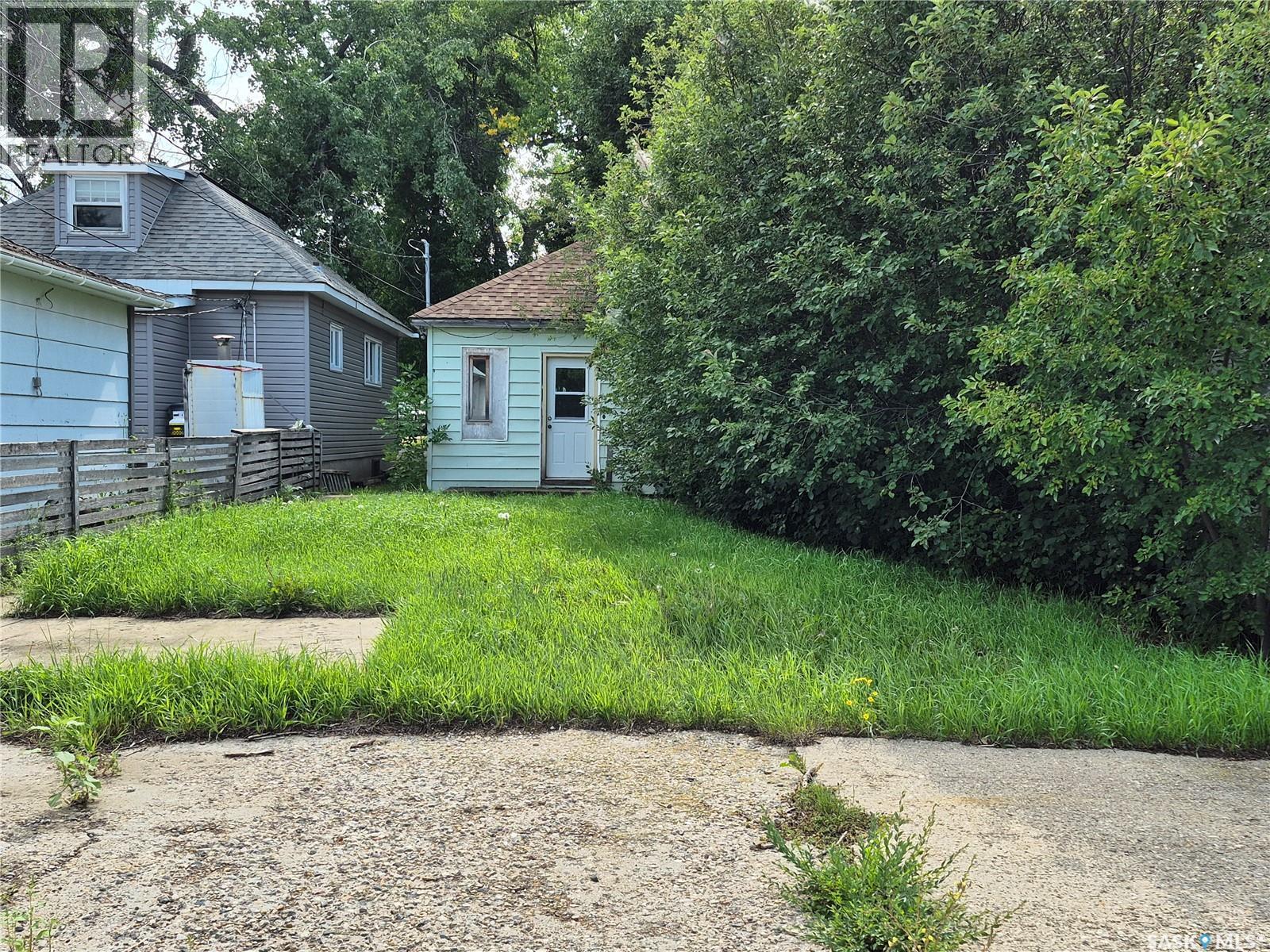 517 Beckwell Avenue, Radville, Saskatchewan  S0C 2G0 - Photo 4 - SK031941