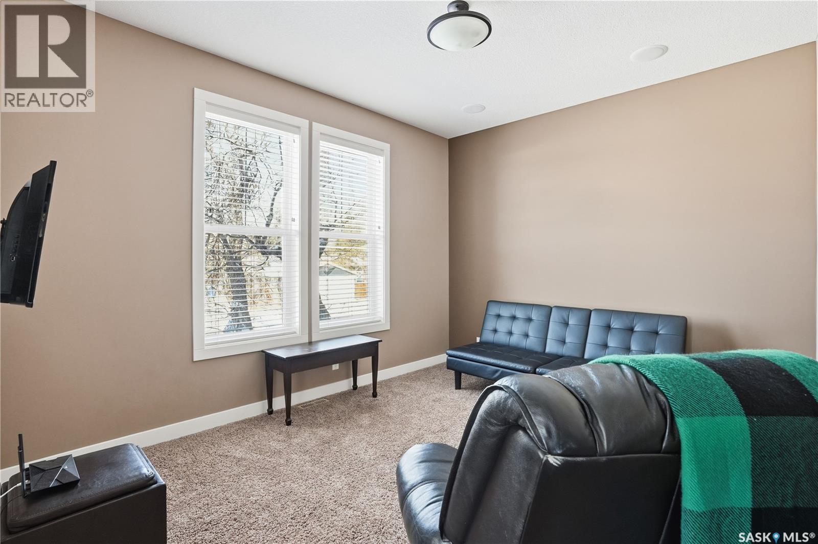 3229 18th Avenue, Regina, Saskatchewan  S4T 1W9 - Photo 5 - SK031856