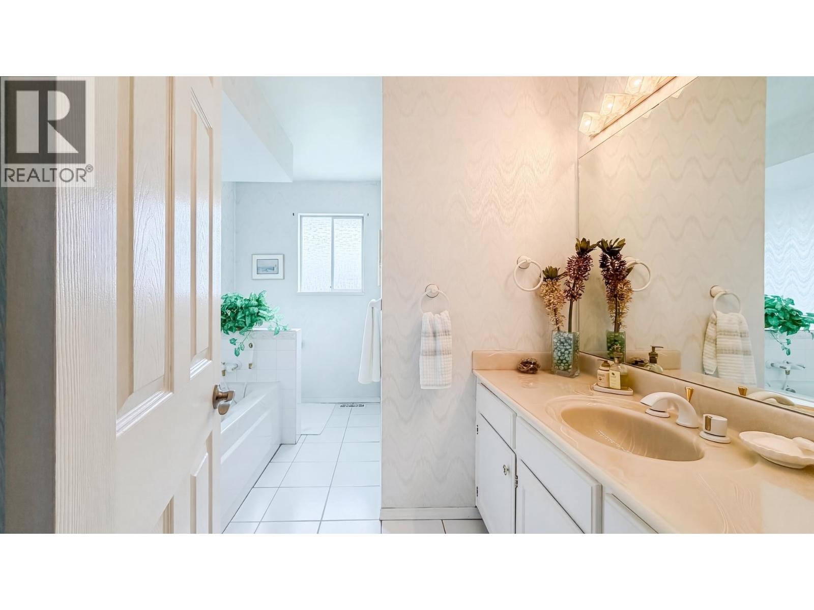 9680 Shell Road, Richmond, British Columbia  V7A 3X1 - Photo 24 - R3105880