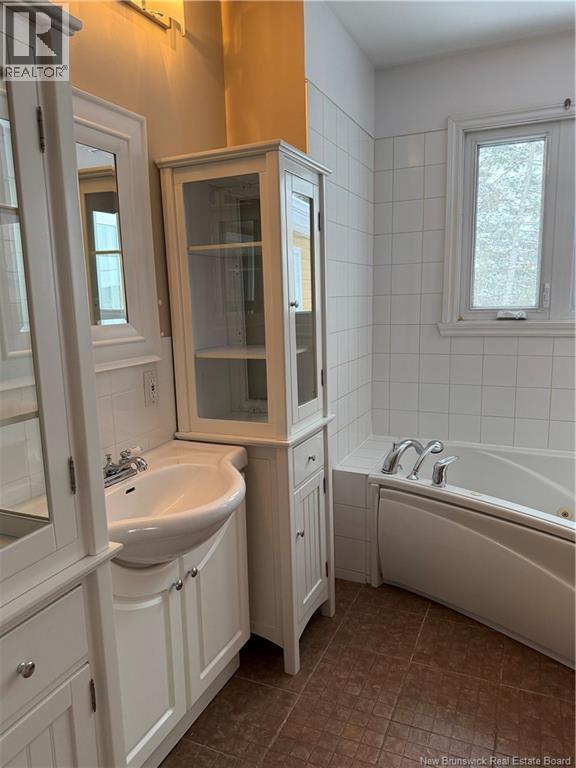 4 DubÉ Street, Edmundston, New Brunswick  E3V 2G2 - Photo 15 - NB136420