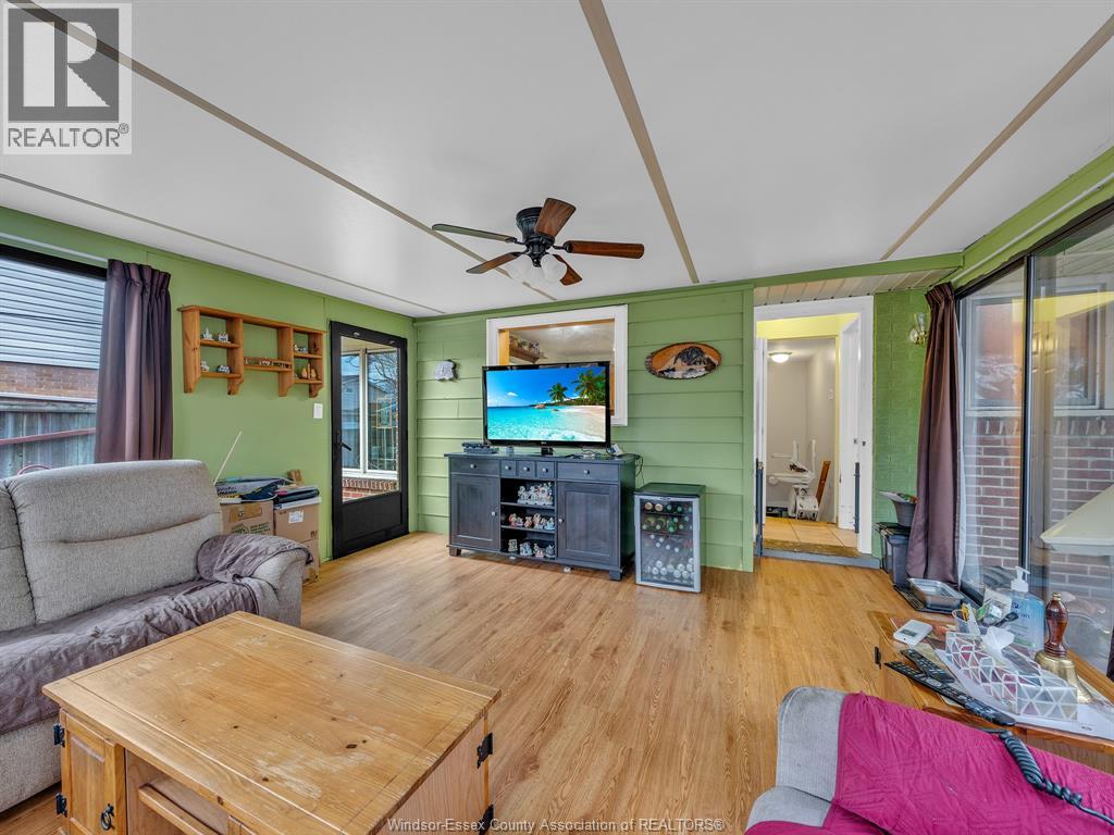 2848 Glenwood Avenue, Windsor, Ontario N9E 2X8 - Photo 22 - 26006947