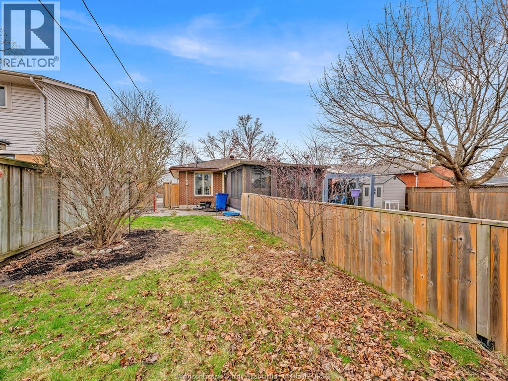 2848 Glenwood Avenue, Windsor, Ontario N9E 2X8 - Photo 31 - 26006947
