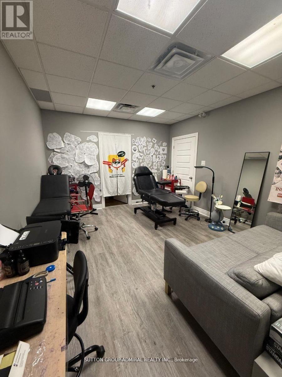 11 - 110 Konrad Crescent, Markham, Ontario  L3R 9X2 - Photo 6 - N12951790