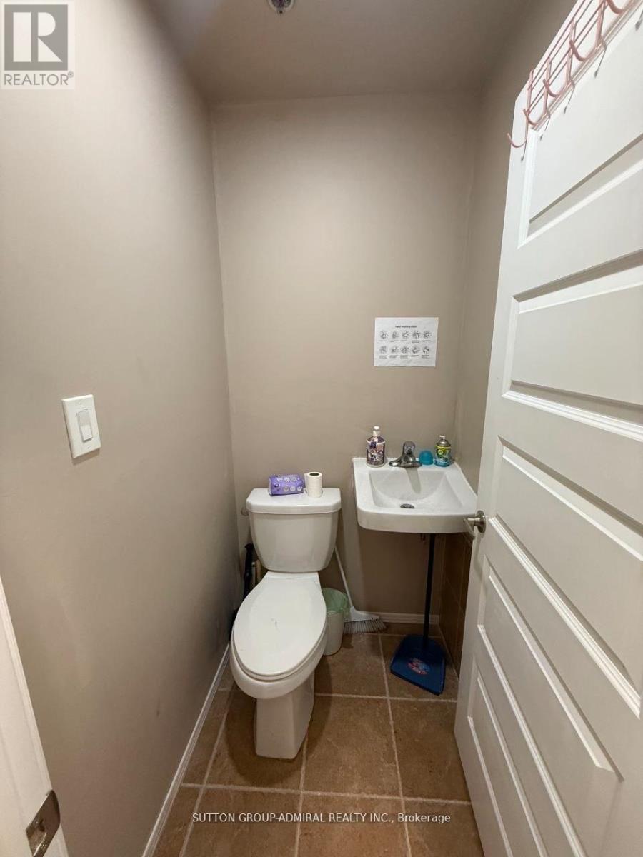 11 - 110 Konrad Crescent, Markham, Ontario  L3R 9X2 - Photo 8 - N12951790