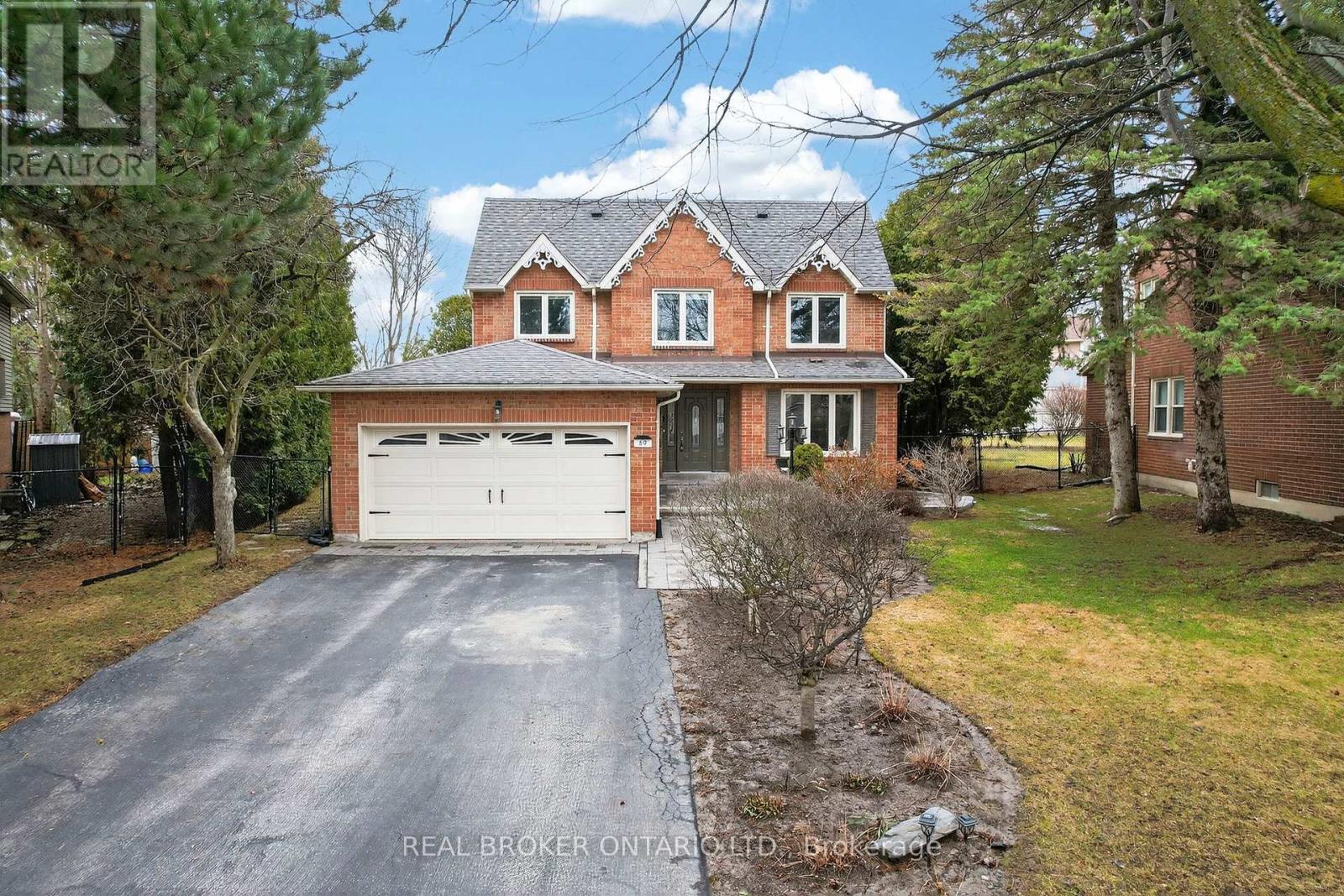 89 MARSDEN COURT, Newmarket, Ontario