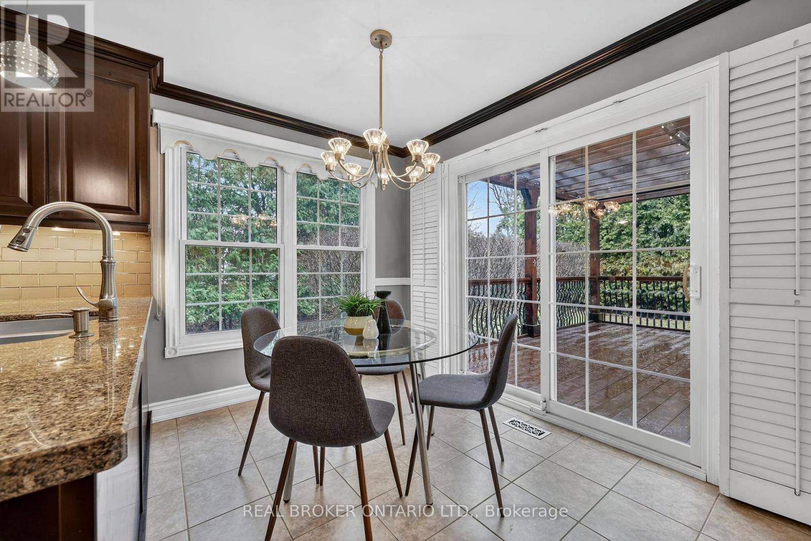 89 Marsden Court, Newmarket, Ontario  L3Y 7P6 - Photo 10 - N12951800