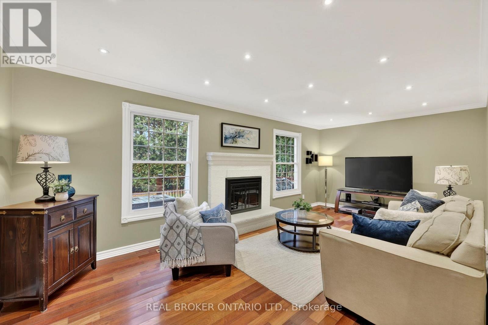 89 Marsden Court, Newmarket, Ontario  L3Y 7P6 - Photo 11 - N12951800