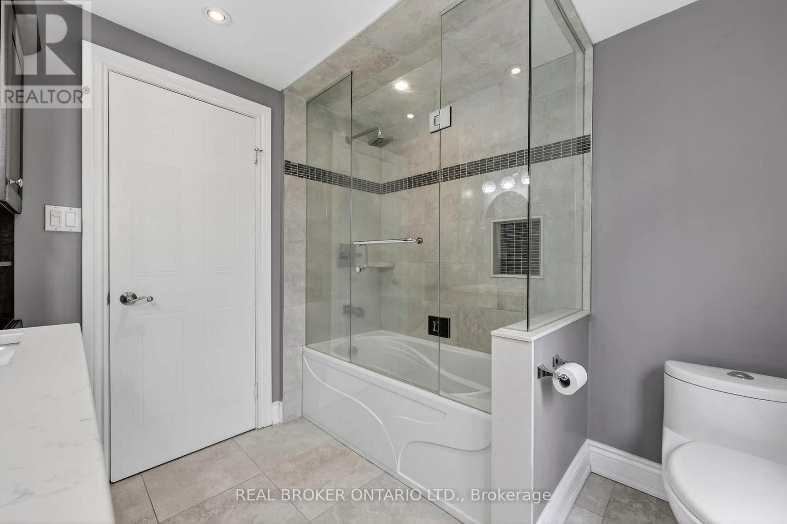 89 Marsden Court, Newmarket, Ontario  L3Y 7P6 - Photo 29 - N12951800