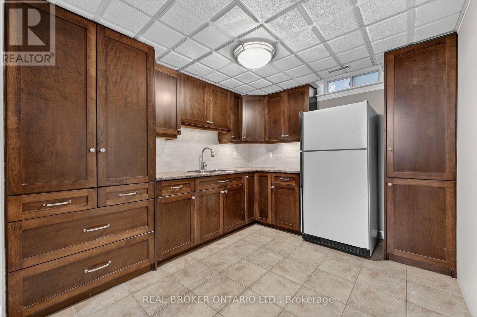 89 Marsden Court, Newmarket, Ontario  L3Y 7P6 - Photo 31 - N12951800