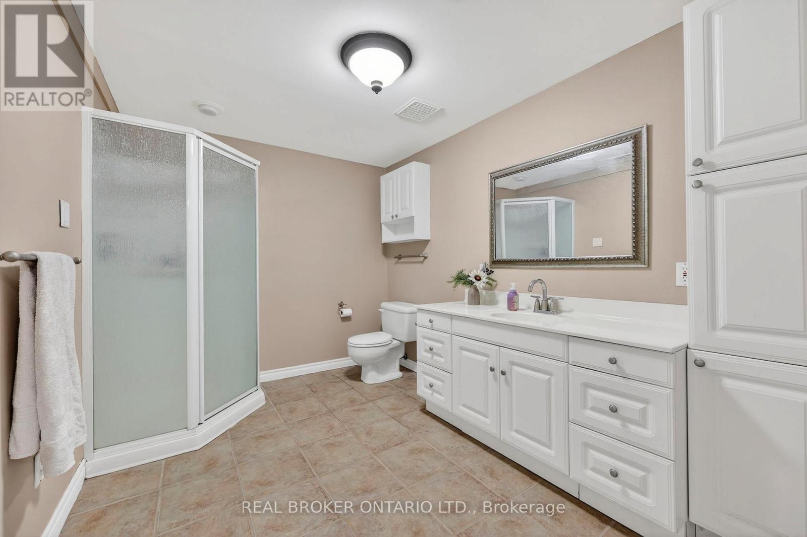 89 Marsden Court, Newmarket, Ontario  L3Y 7P6 - Photo 36 - N12951800