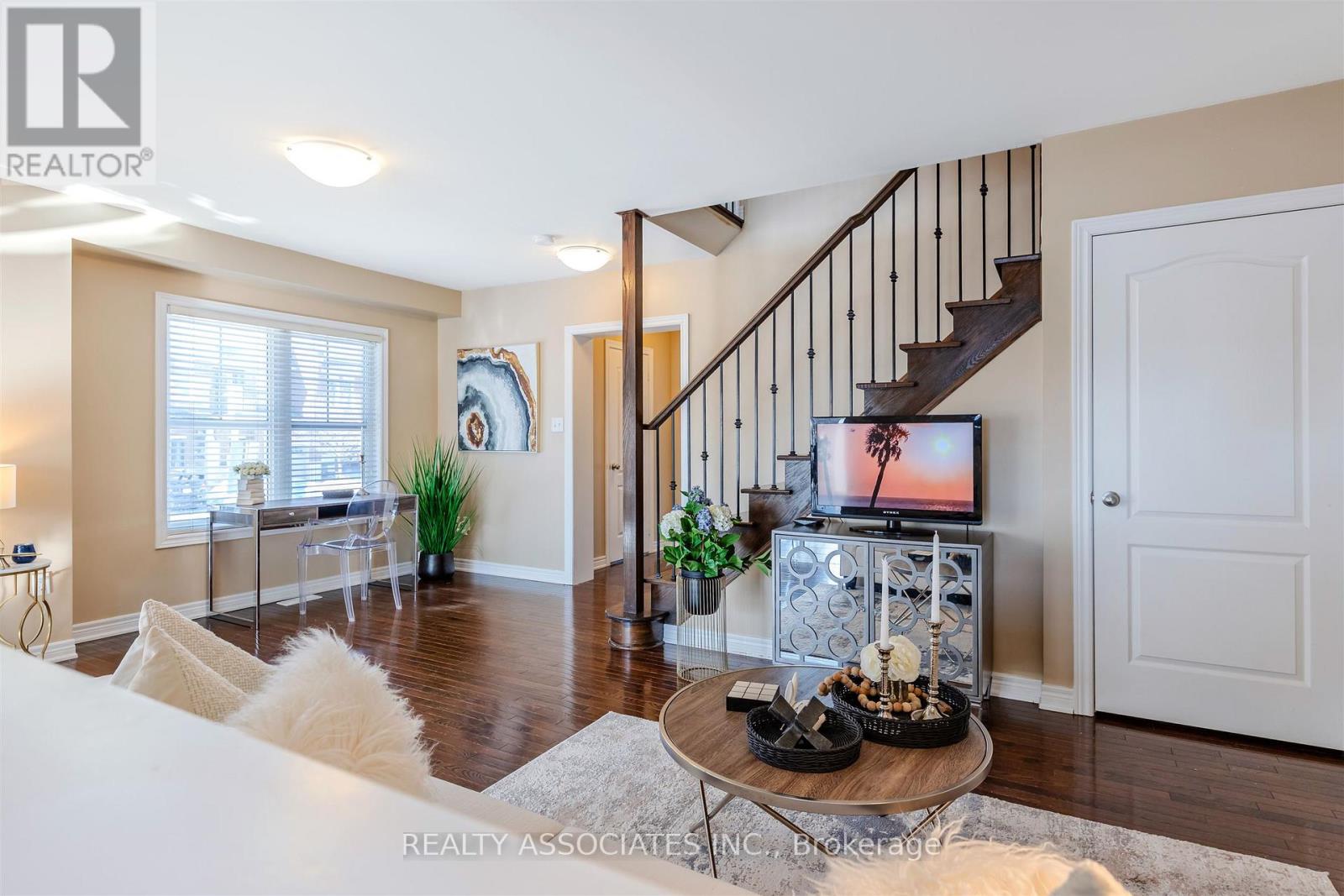 19 Bearings Avenue, Whitchurch-Stouffville, Ontario  L4A 0W6 - Photo 12 - N12951844