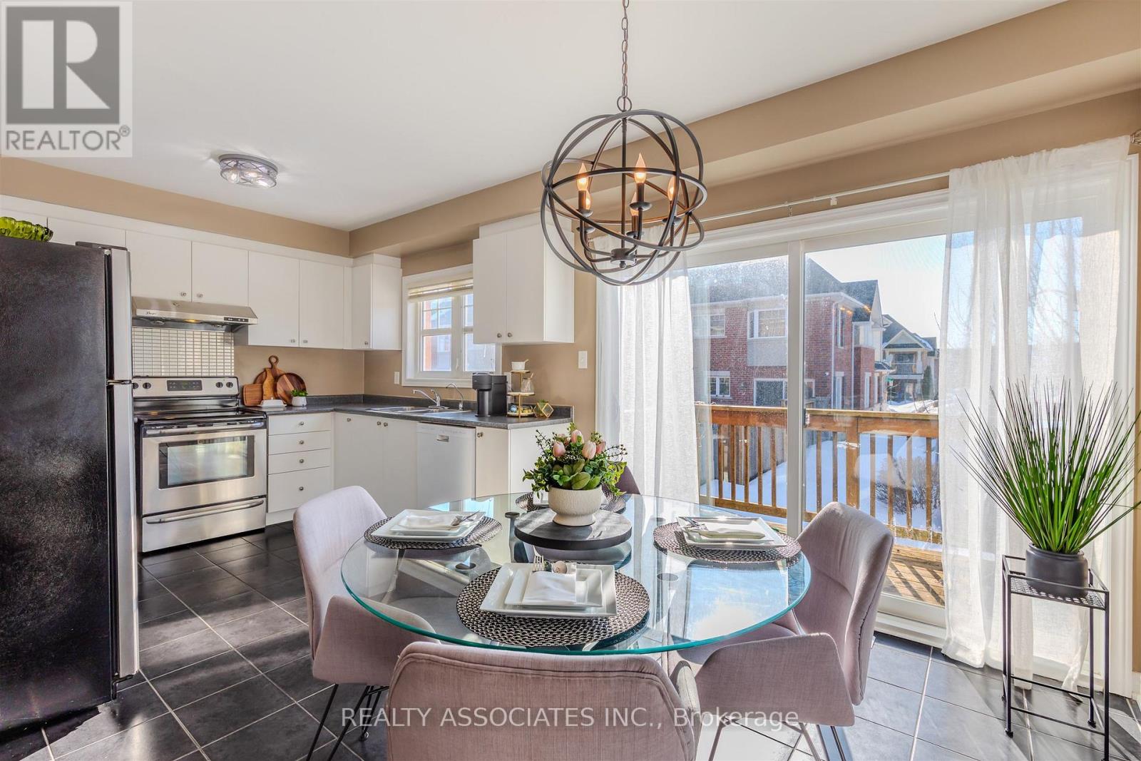 19 Bearings Avenue, Whitchurch-Stouffville, Ontario  L4A 0W6 - Photo 15 - N12951844