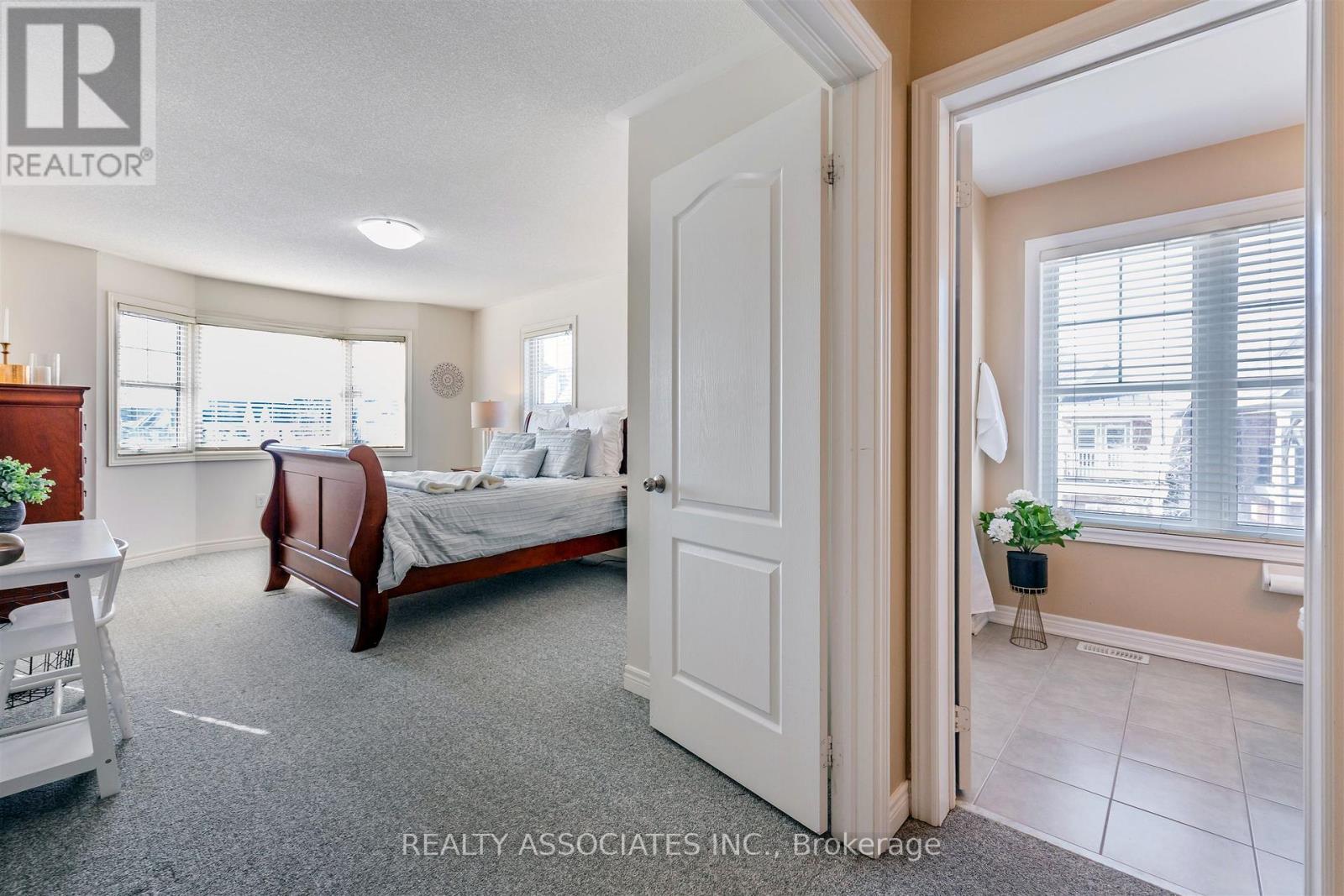 19 Bearings Avenue, Whitchurch-Stouffville, Ontario  L4A 0W6 - Photo 31 - N12951844