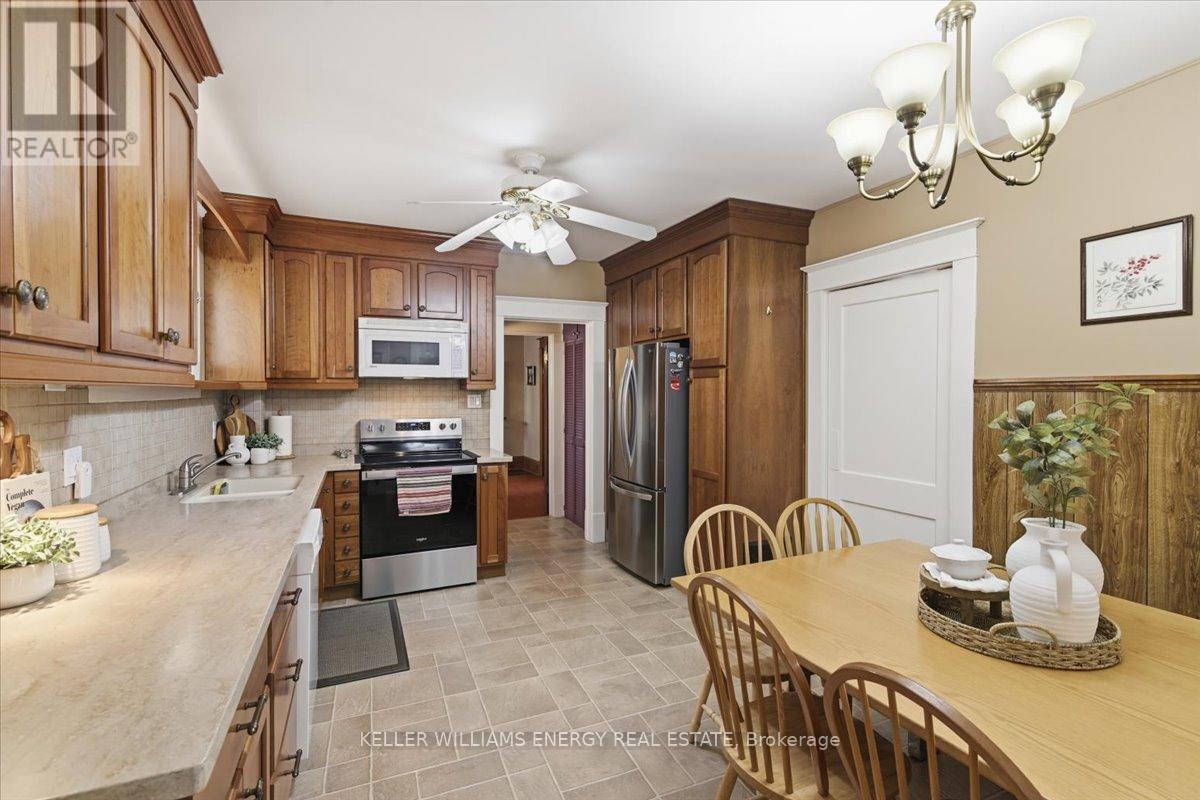 482 Simcoe Street N, Oshawa, Ontario  L1G 4T6 - Photo 10 - E12952228