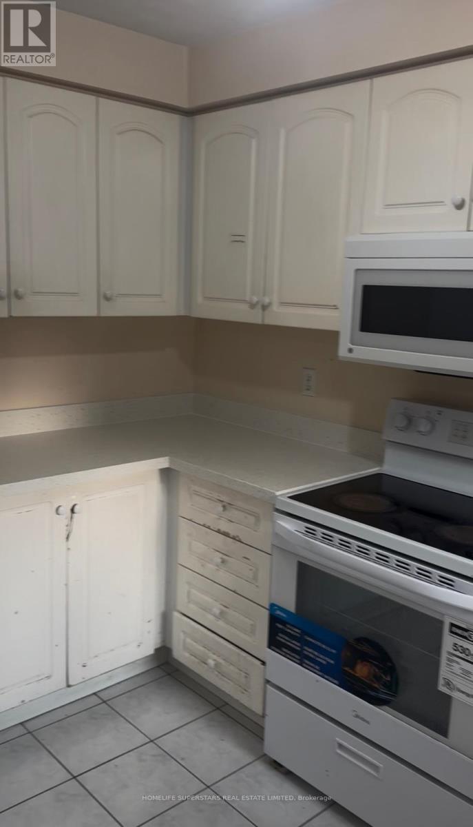 68 Drinkwater Road, Brampton, Ontario  L6Y 4T8 - Photo 3 - W12951824