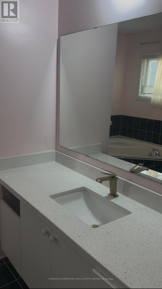 68 Drinkwater Road, Brampton, Ontario  L6Y 4T8 - Photo 5 - W12951824