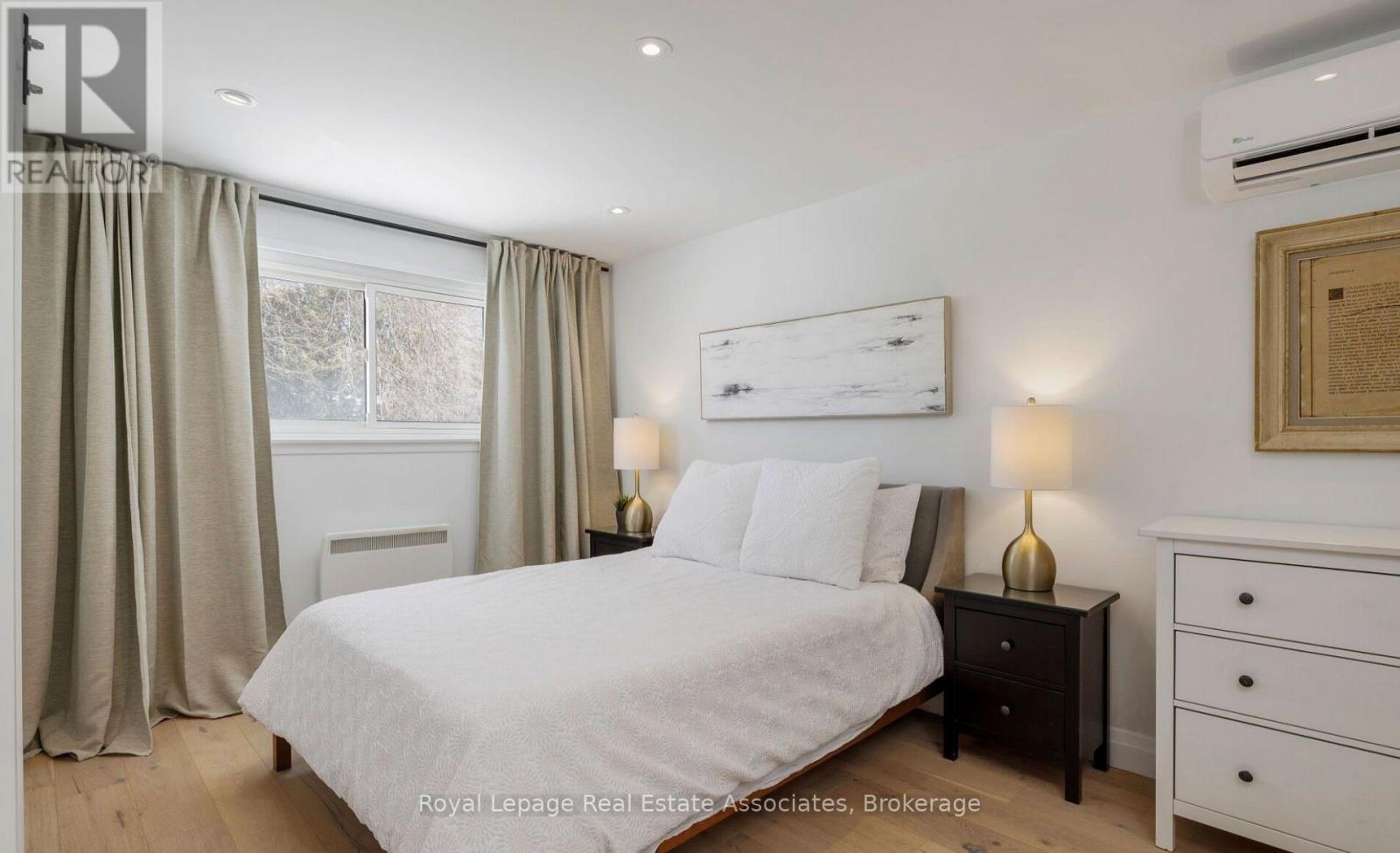 1898 Barsuda Drive, Mississauga, Ontario  L5J 1V5 - Photo 16 - W12951856