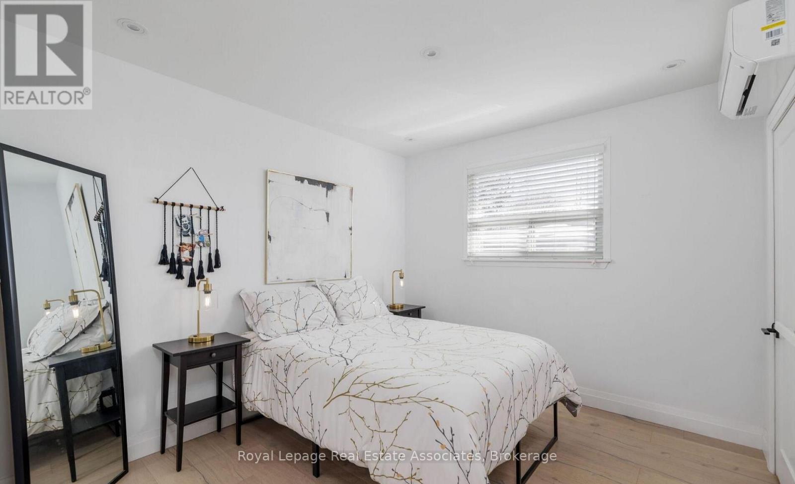 1898 Barsuda Drive, Mississauga, Ontario  L5J 1V5 - Photo 18 - W12951856